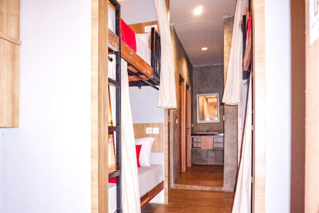Hotel Reddoorz Near Ngurah Rai Airport Kuta 2*